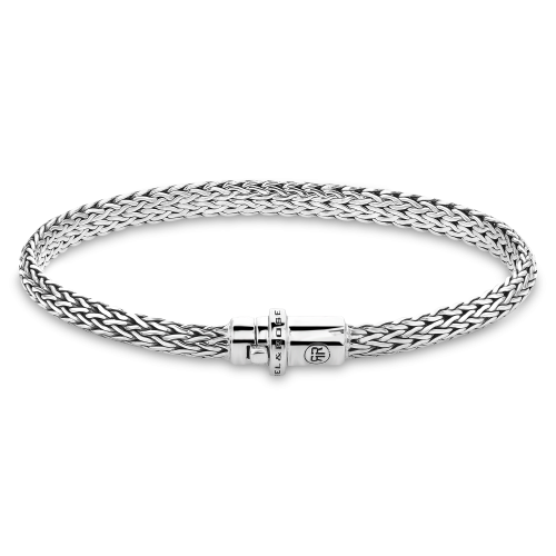 Pulsera de plata 925 con diseño trenzado y cierre elegante.