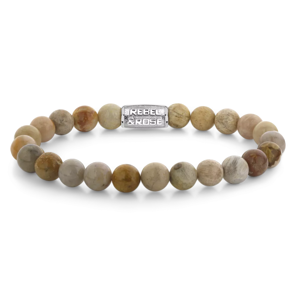 Pulsera de cuentas de 8 mm en tonos tierra con detalle metálico en el centro.