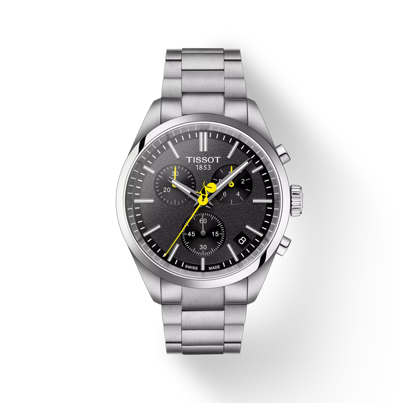 Reloj Tissot PR 100 con caja de acero inoxidable, esfera negra y detalles amarillos.