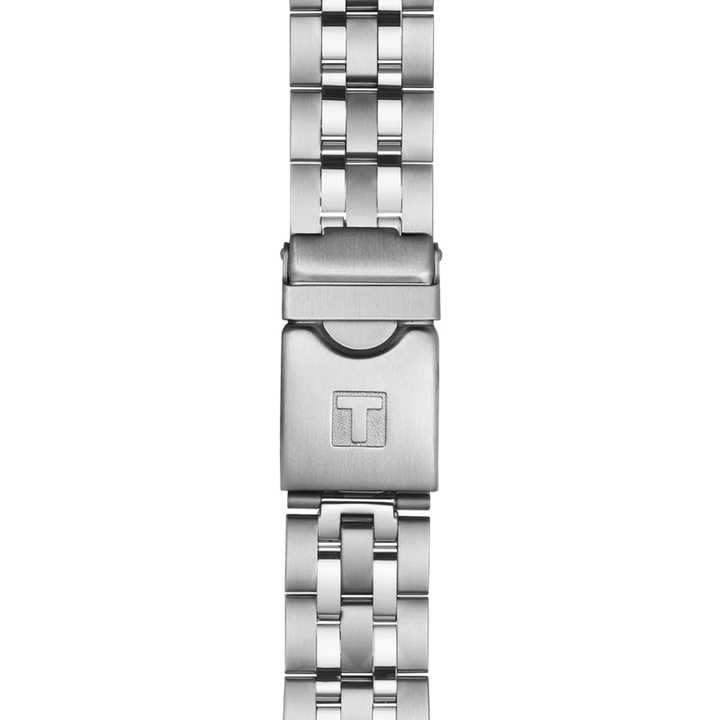 Close-up van de roestvrijstalen Tissot PRC 200 Chronograaf armband met vouwsluiting, een gegraveerd T-logo en een geborstelde metalen afwerking. Voorzien van 20ATM waterbestendigheid voor verbeterde duurzaamheid.