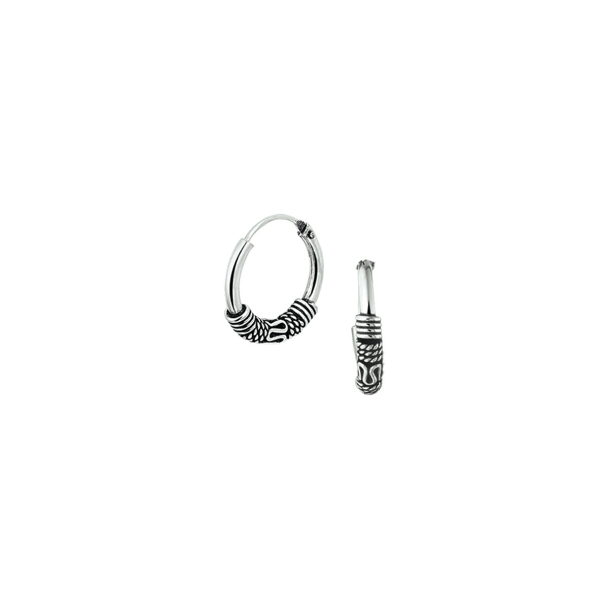 Pendientes de aro de plata oxidados de 3,0 mm con diseño detallado.