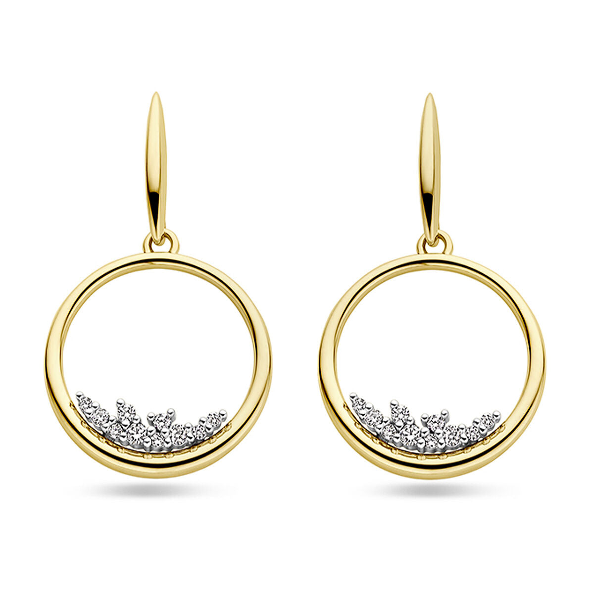 Pendientes largos bicolor de oro amarillo y blanco con diamantes de 0.23 ct en forma de círculo.