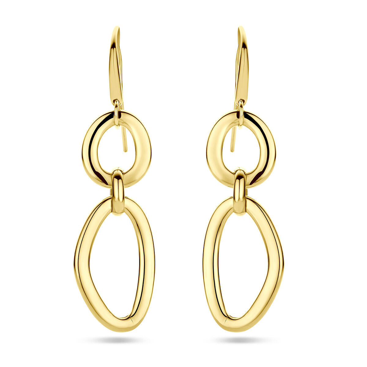 Pendientes largos de oro amarillo de 14k con un diseño elegante y formas entrelazadas.
