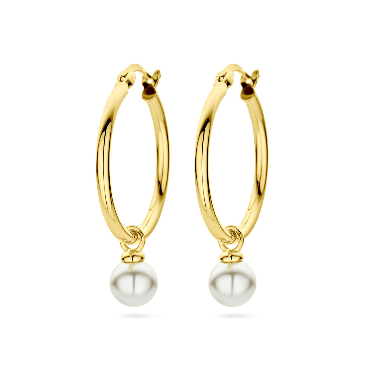 Aros dorados con perlas sintéticas colgantes.