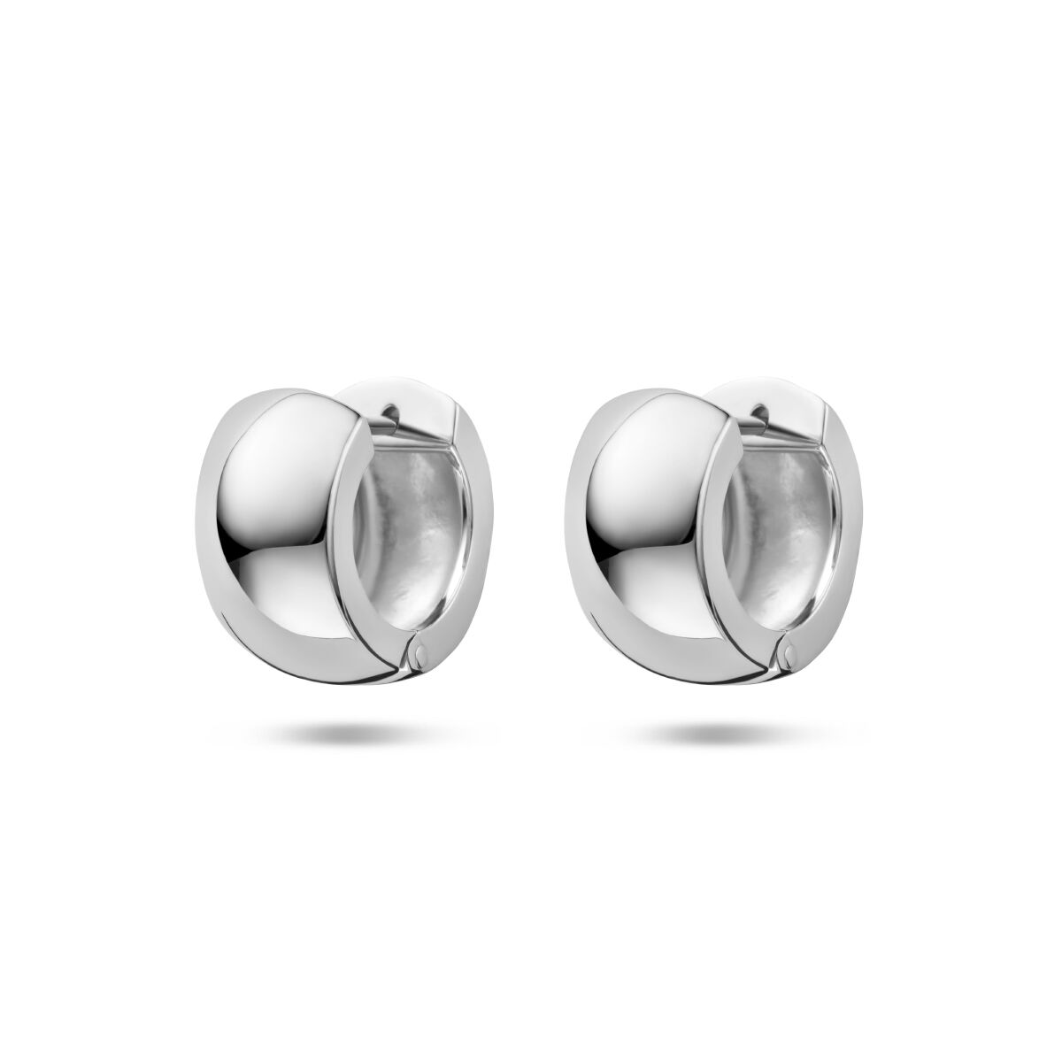 Pendientes de aro bolados de plata rhodium.