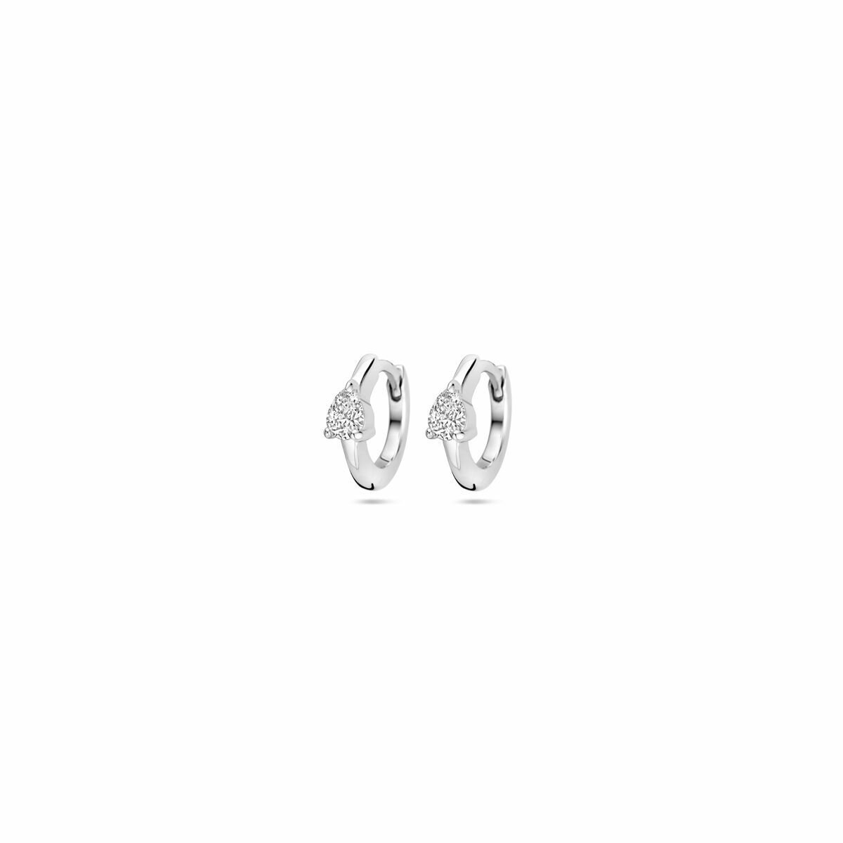 Pendientes de aro de plata rodiada con zirconias, de 10 mm, con un diseño delicado.