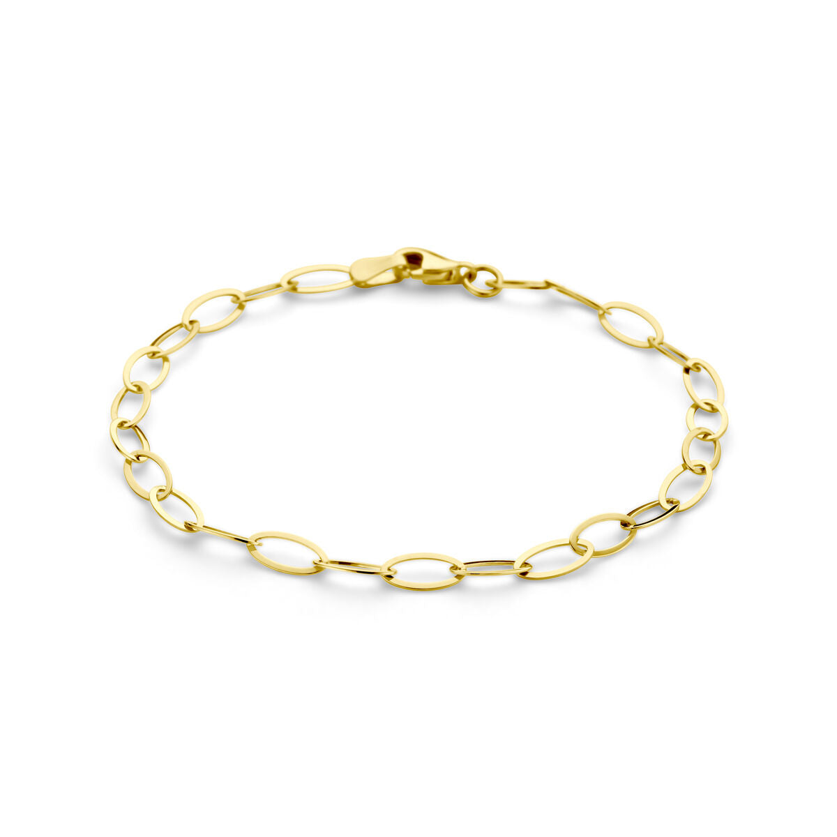 Pulsera dorada de 14K con eslabones ovalados y cierre de langosta.