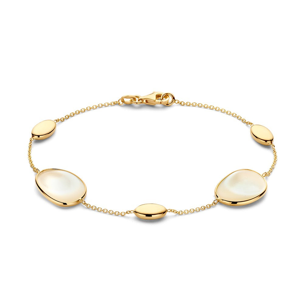 Pulsera de oro amarillo con elementos de nácar y eslabones ovalados.