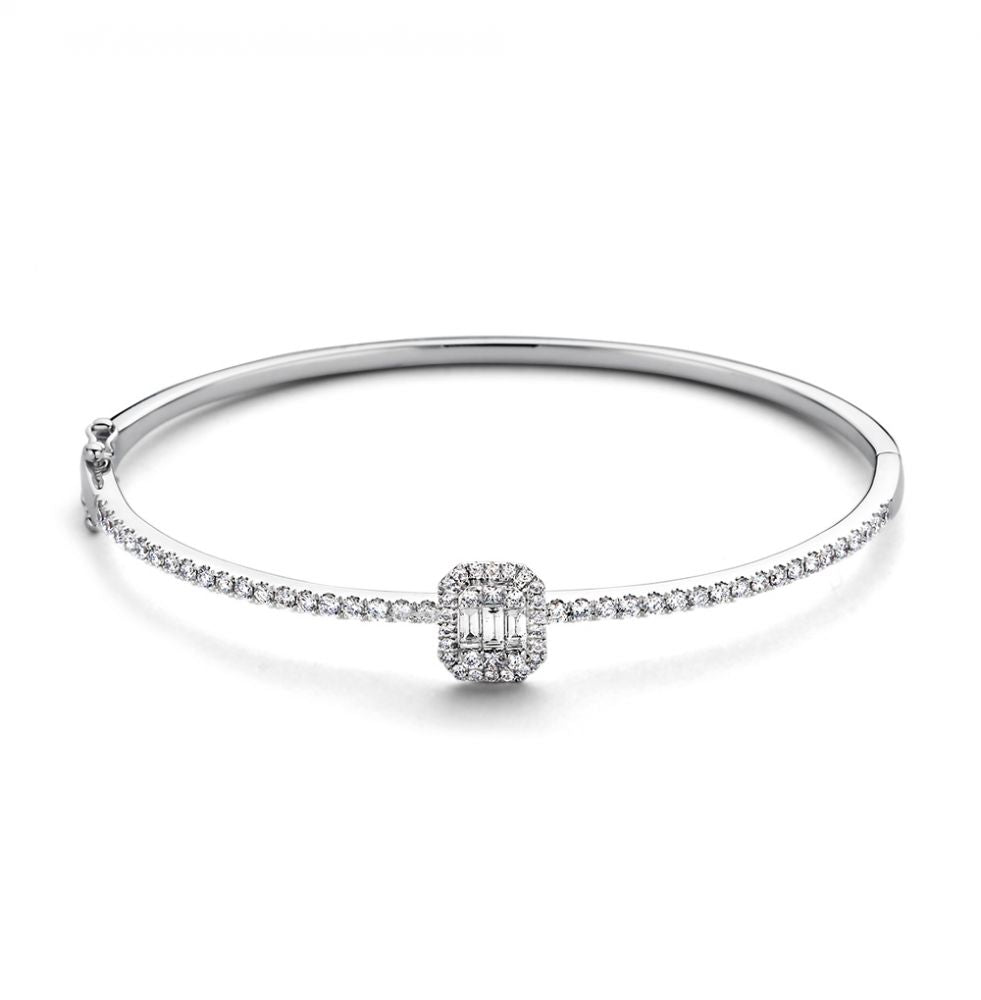 Pulsera de oro blanco con diamantes de 1.18 crt en forma de baguette y 14 quilates.