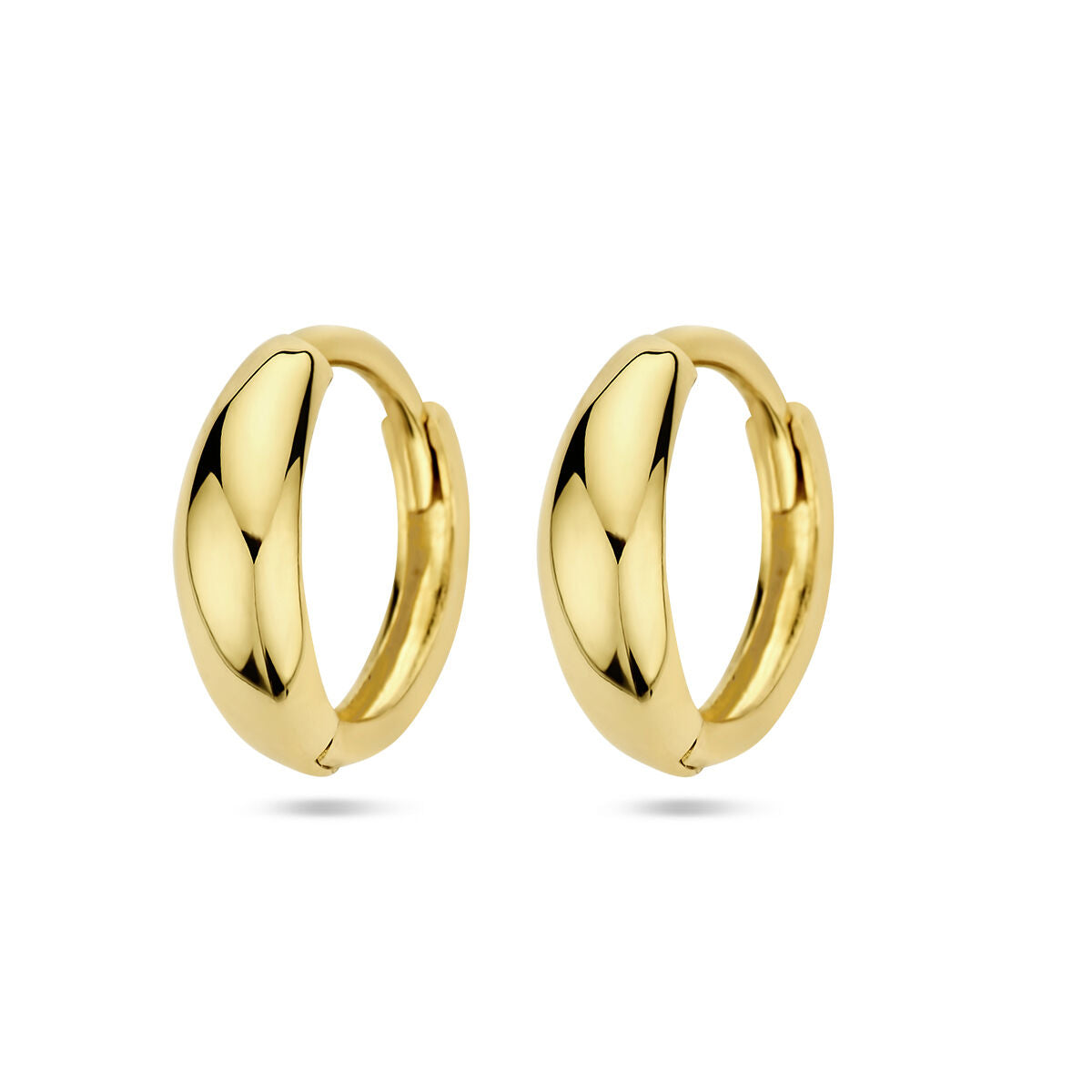 Pendientes de aro de 14K en oro amarillo con un diseño pulido y forma ovalada.