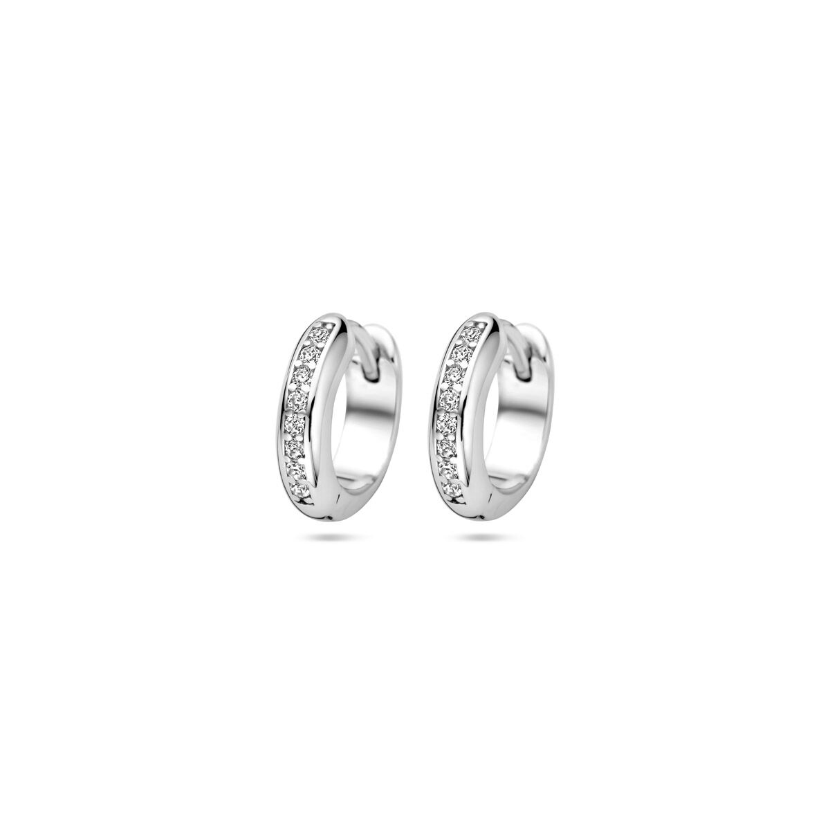 Pendientes de aro de plata rodiada de 12 mm con zirconias brillantes.