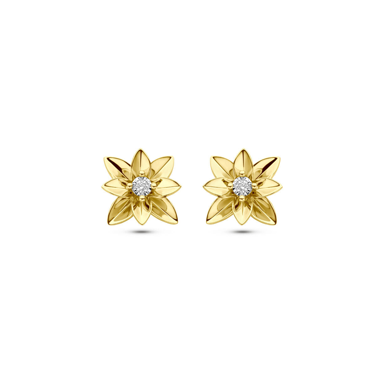 Pendientes de flor bicolor en oro amarillo y blanco con diamantes de 0.03 ct.