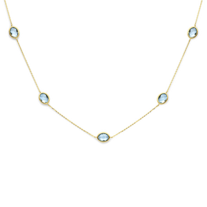 Collares con piedras preciosas