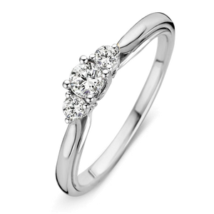Anillo de oro blanco con diamante