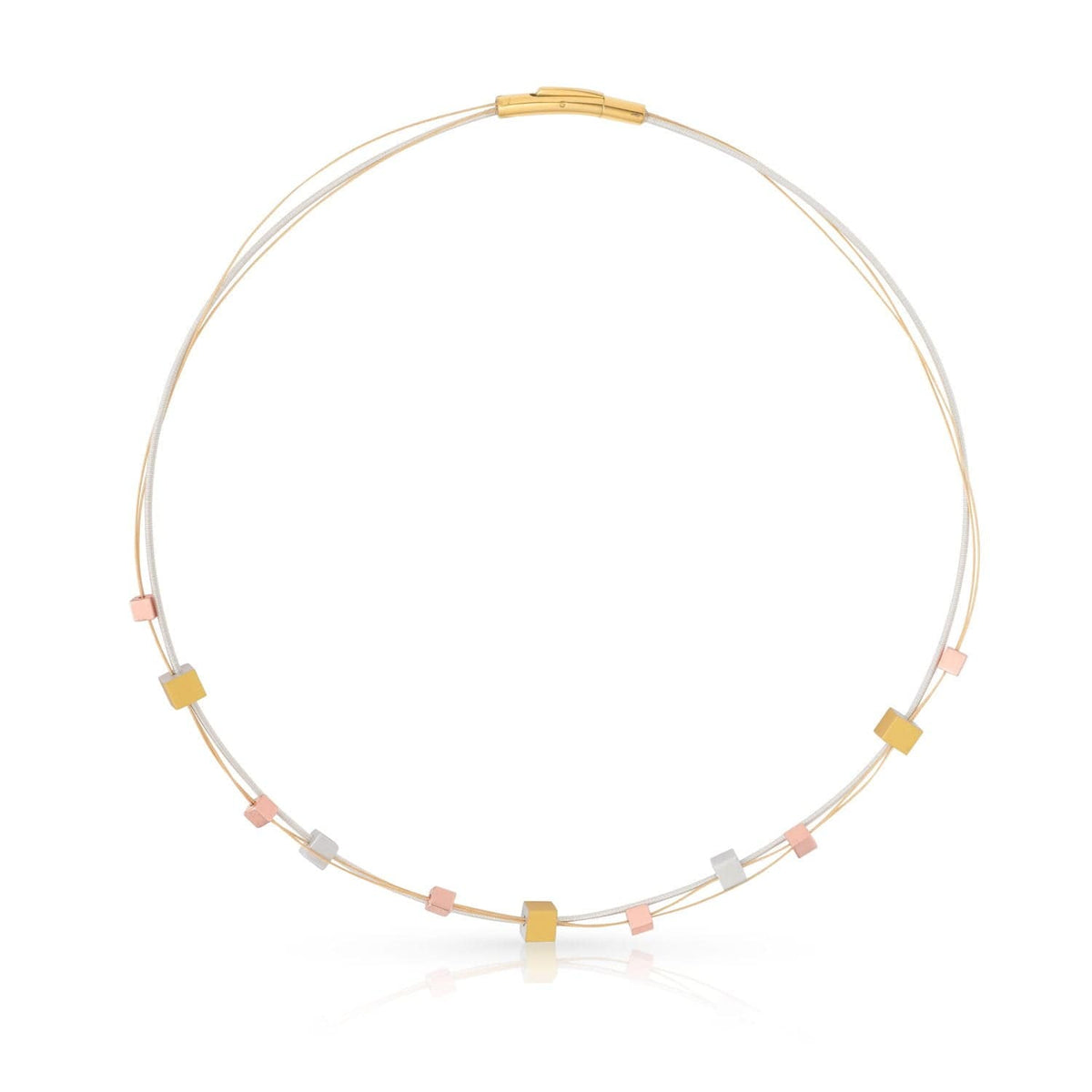 Collar de cubos juguetones en tricolor, con detalles en dorado, plateado y rosa.