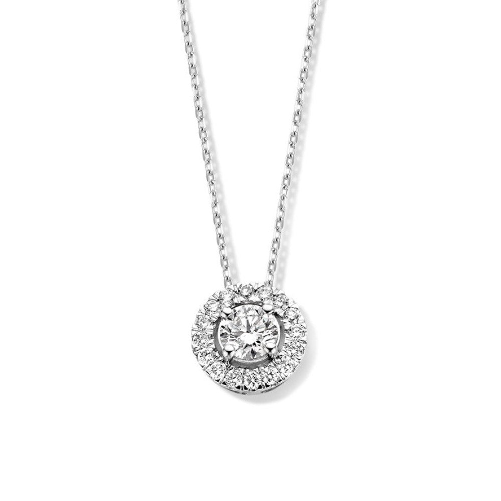 Collar de oro blanco con colgante circular, adornado con diamantes brillantes.