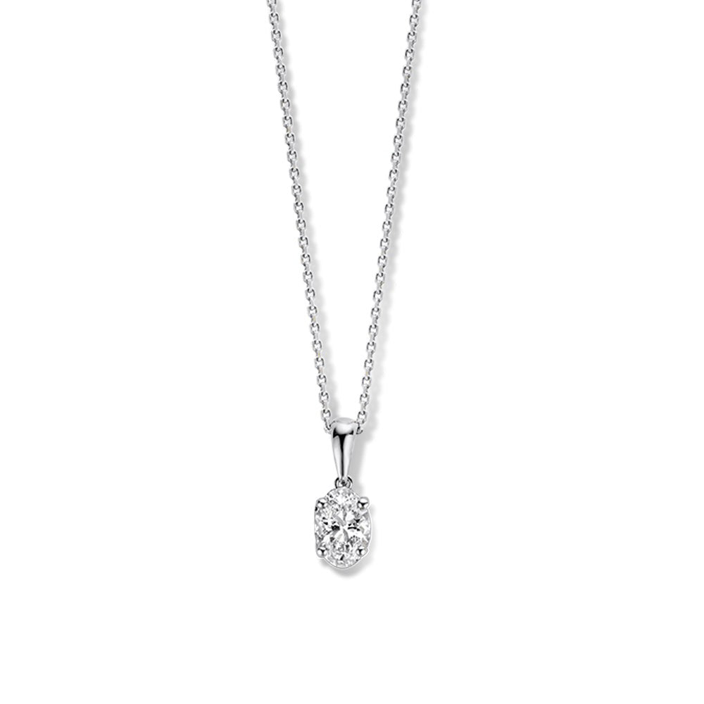 Collar de oro blanco con colgante ovalado y diamantes de 0,50 quilates.