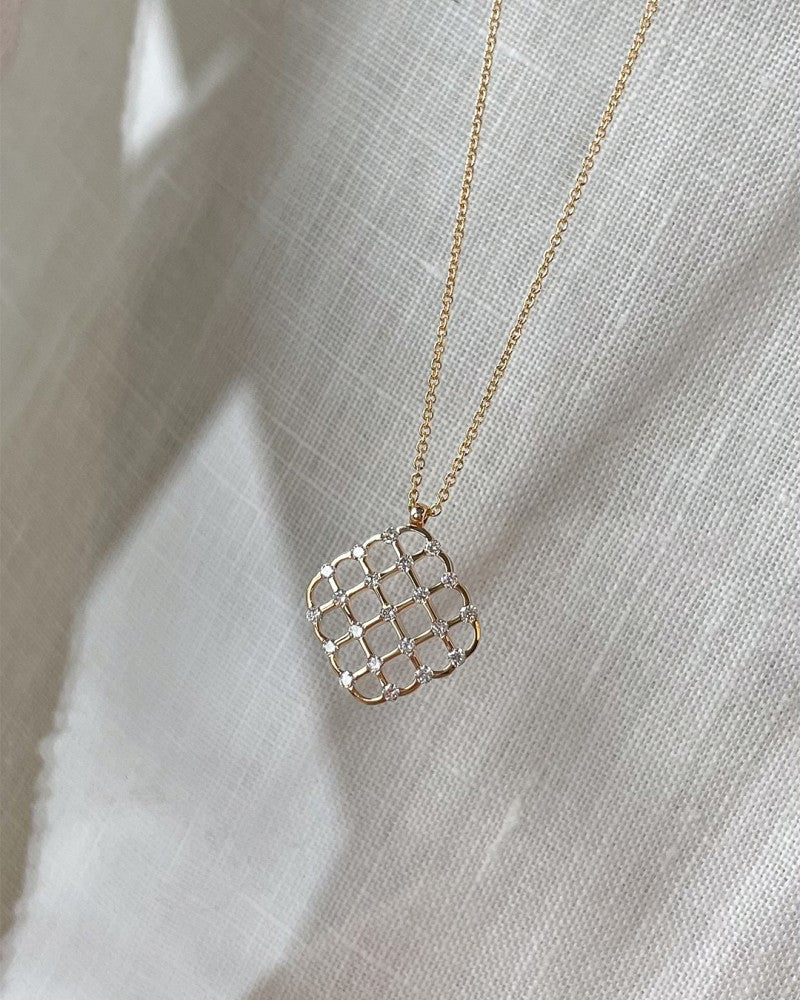 Collar de oro amarillo con colgante de diamantes – 14 quilates de oro y 0,22 crt