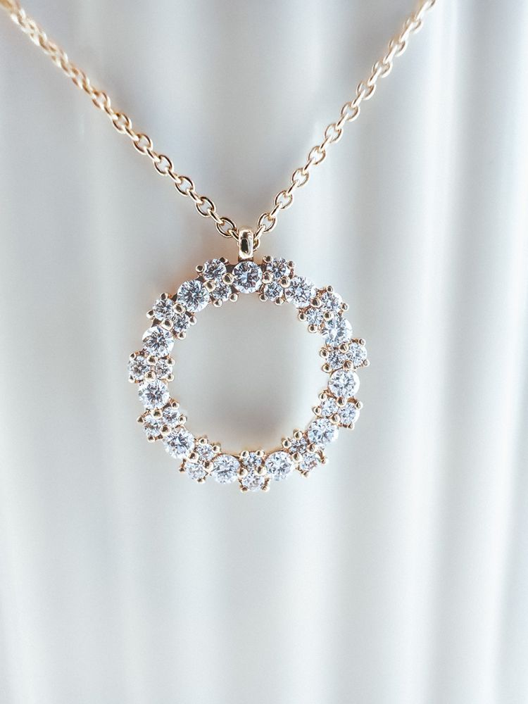 Collar de oro amarillo con colgante de diamantes – 14 quilates de oro y 0,28 crt de brillantes
