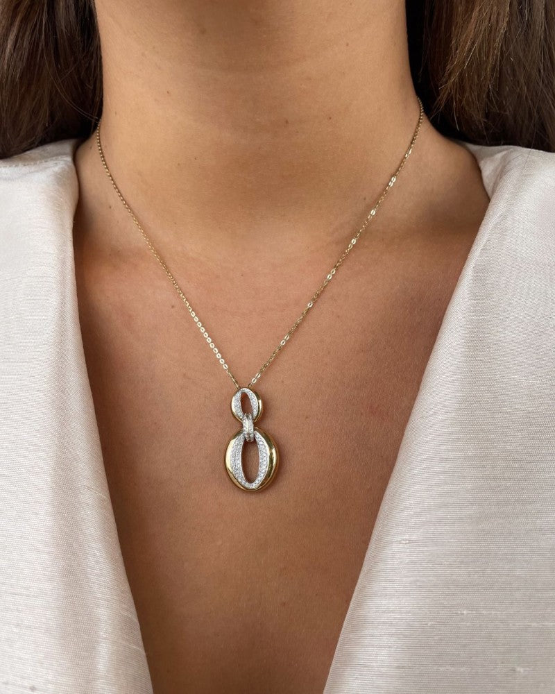 Lujoso Colgante de Oro Amarillo con Diamantes y Elegante Collar – Belleza Atemporal