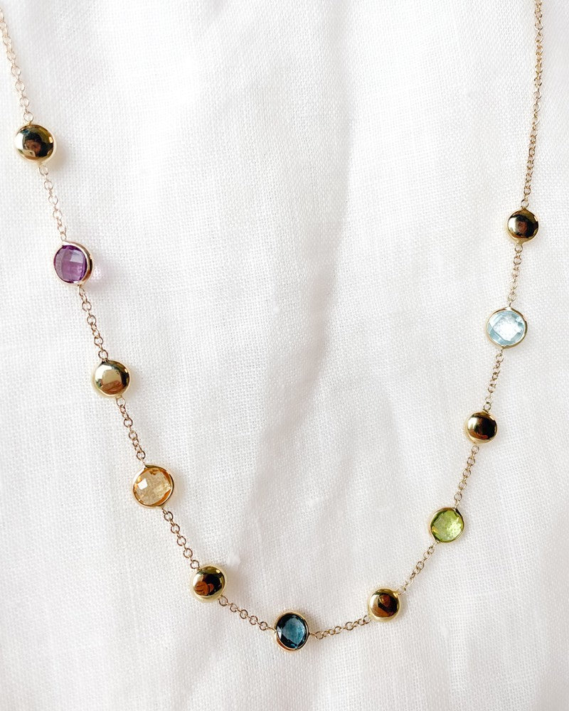 Collar de oro amarillo con piedras de colores multicolor y acentos en oro – 14 quilates de oro
