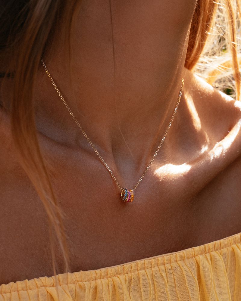 Collar juguetón de oro amarillo con tres colgantes de oro y zafiros de colores en degradado - 14 quilates