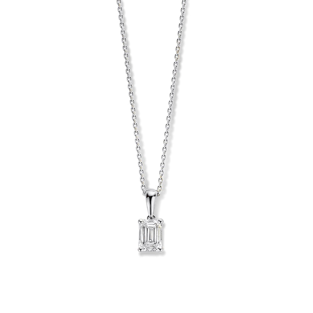 Collar de oro blanco con colgante rectangular y diamante de 0,50 quilates.