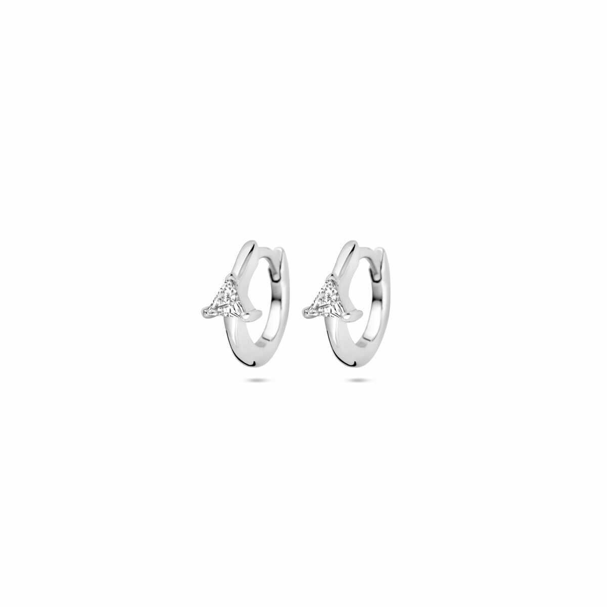 Pendientes de aro de plata rodiada de 10,5 mm con circonitas brillantes.