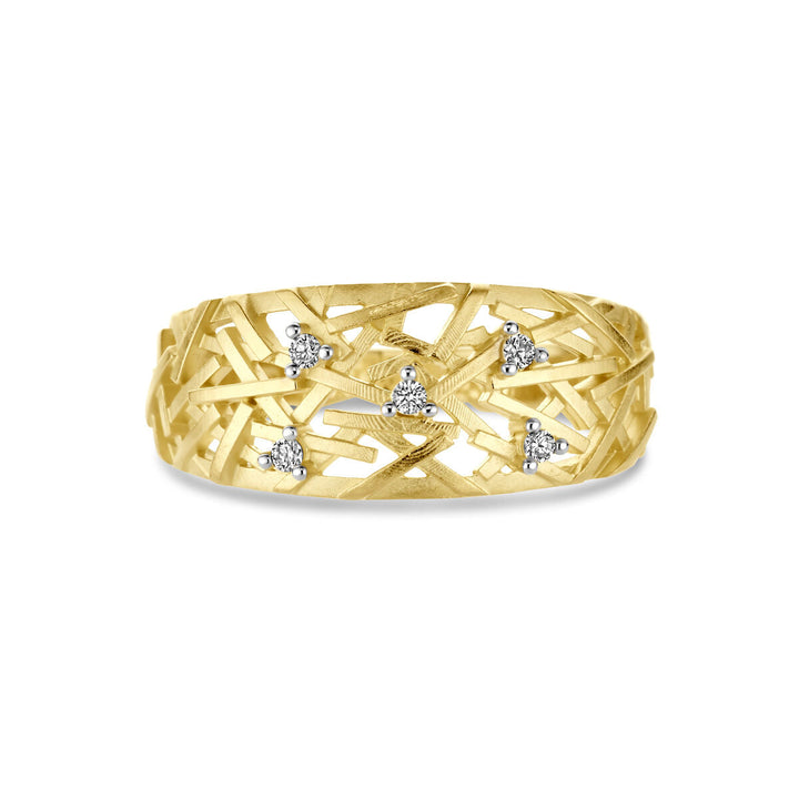 De Van der Kooij Collectie ring diamant 0,06ct H SI in 14K geelgoud is een damesring met een kriskras rasterdesign met kleine clusters van witte diamanten gezet langs de band.