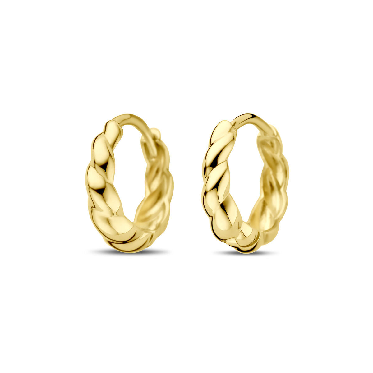 Aros de 13 mm en oro amarillo de 14 quilates con diseño trenzado.