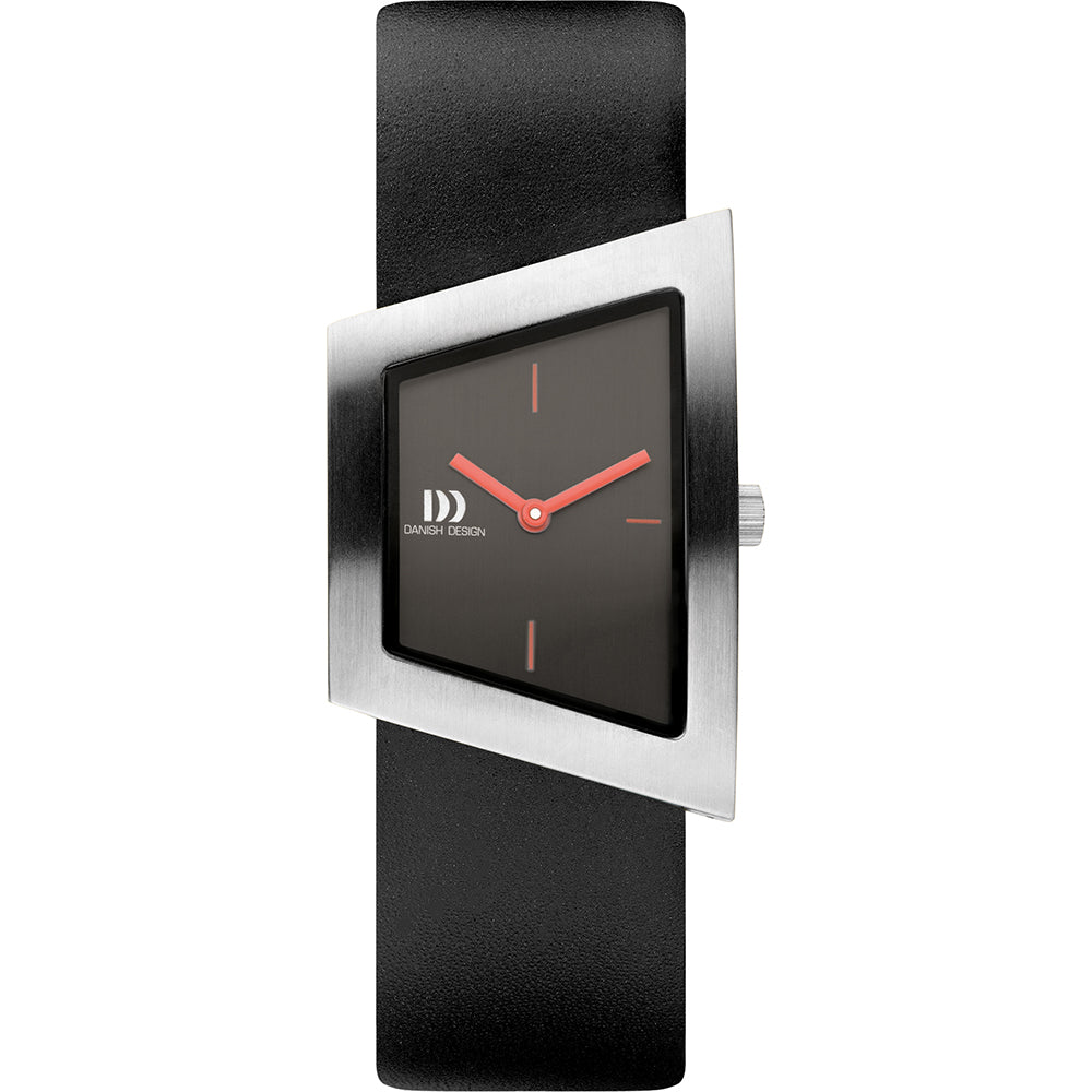 Reloj de mujer con esfera negra, caja plateada en forma angular y correa de cuero negra.