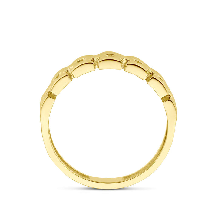 De Van der Kooij Collectie ring schakel 14K geelgoud heeft een gladde band met een geschulpte, geometrische bovenkant-zijaanzicht op wit. Een tijdloos, elegant unisex sieraad.