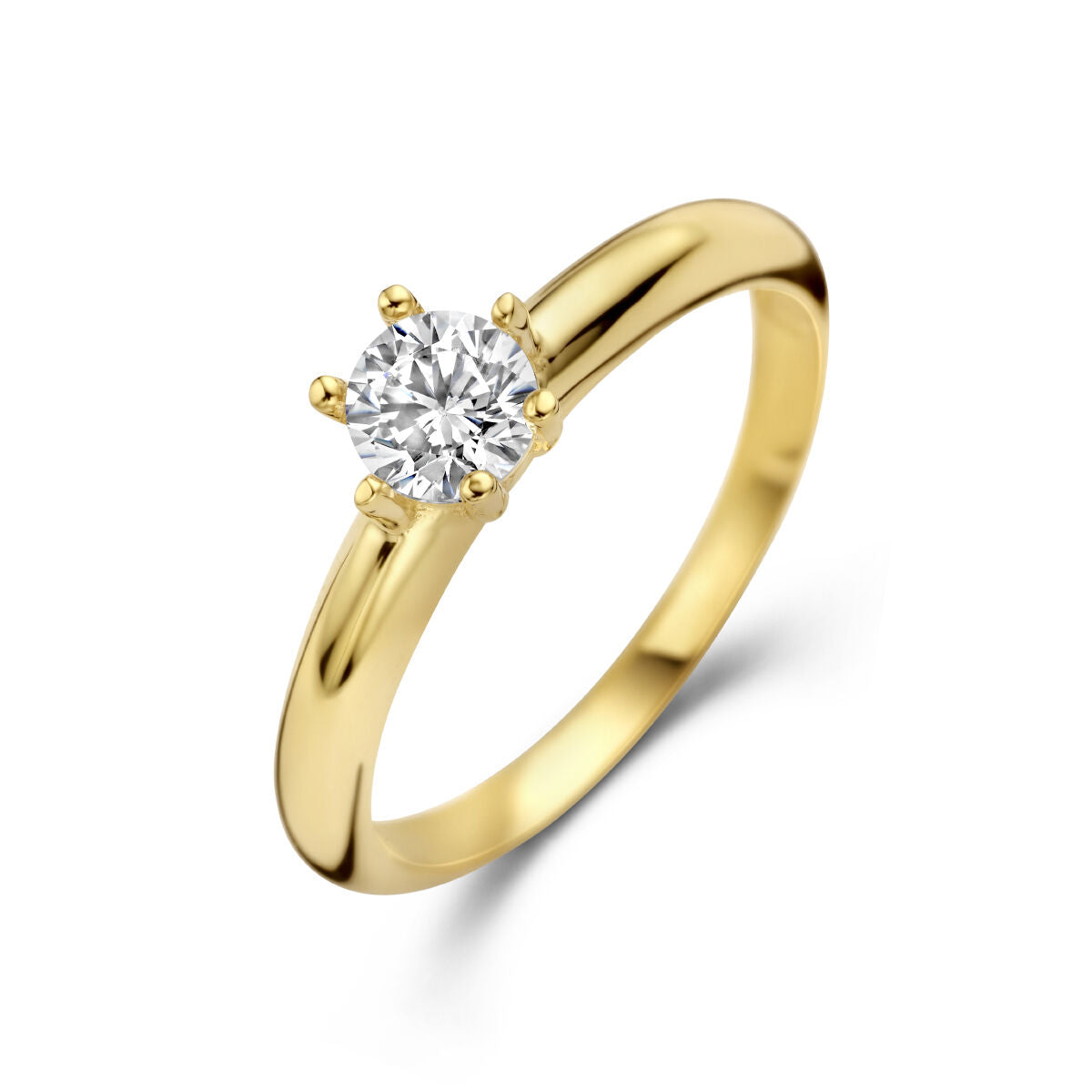 Anillo de oro amarillo de 14K con una piedra de circonia brillante en el centro.