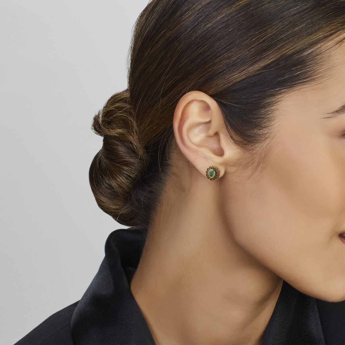 pendientes de botón esmeralda 14K oro amarillo