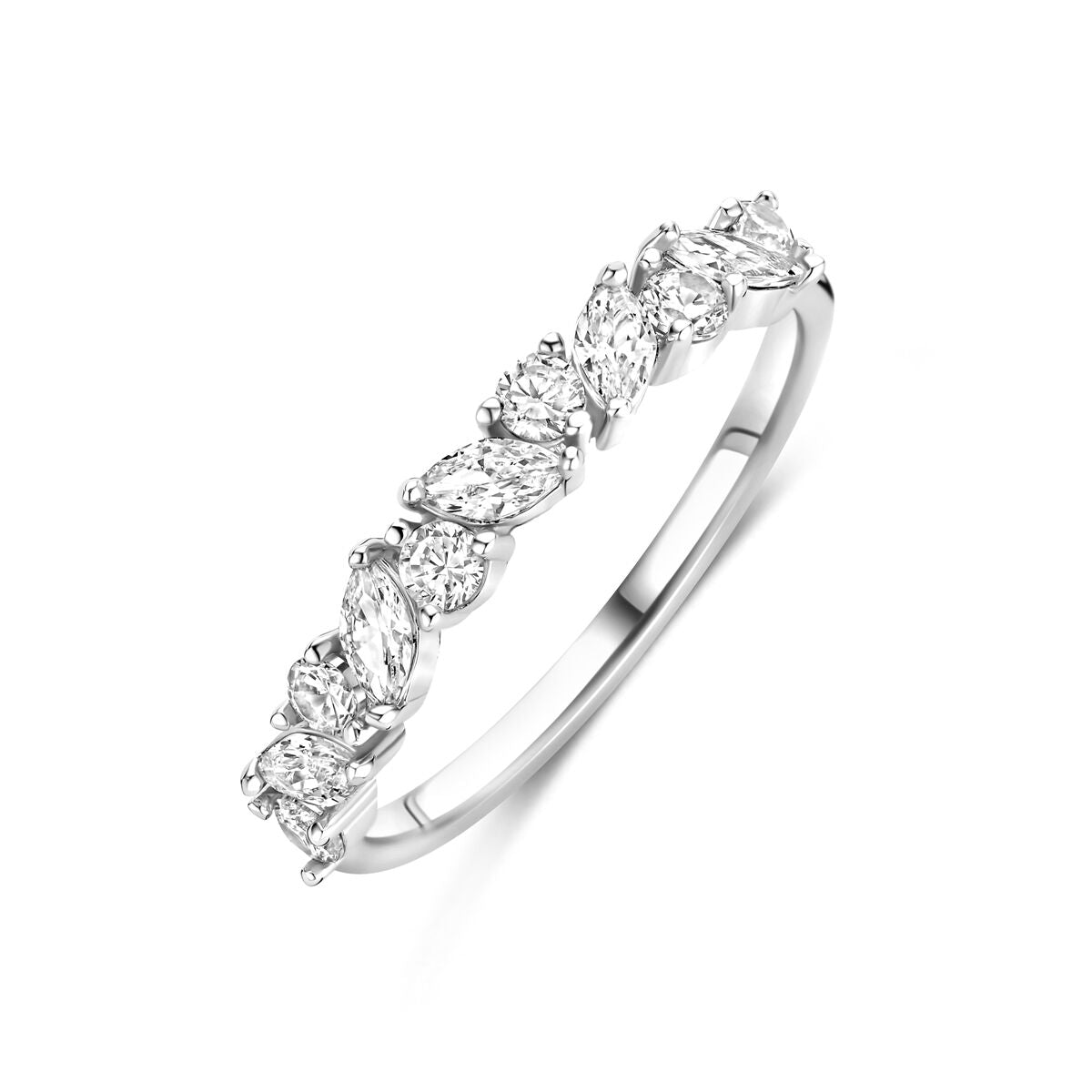 Anillo de plata para dama con circonitas en forma de marquesa, 3.5 mm de ancho.
