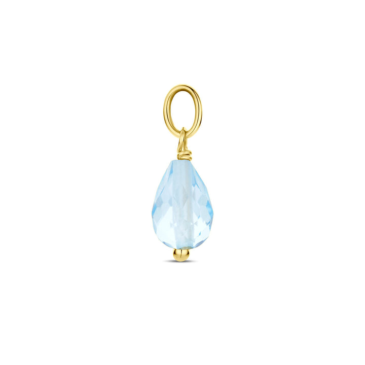 De hanger blauw topaas 14K geelgoud van Van der Kooij Collectie is een facetgeslepen druppelvormige hanger van blauw topaas met een gouden wikkel en lus, geïnspireerd op hun kenmerkende stijl en afgebeeld op een witte achtergrond.