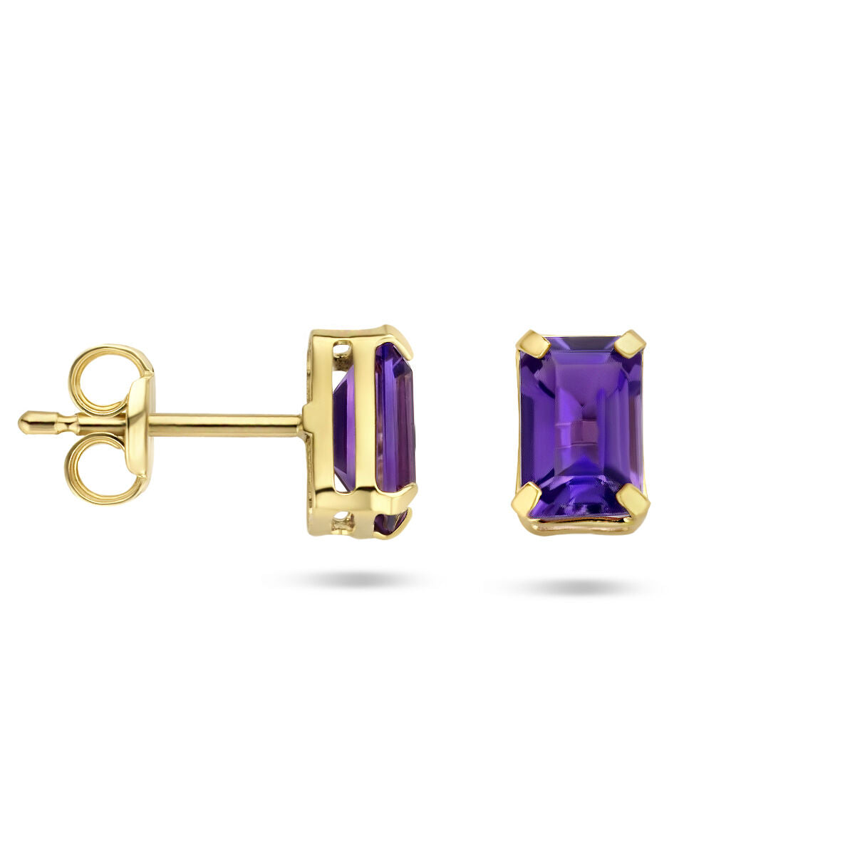 Van der Kooij Collectie oorknoppen amethist 14K geelgoud: rechthoekige dames oorbellen met vier pootjes en vlindersluiting, getoond van voren en opzij op witte achtergrond. Ideaal voor liefhebbers van amethist sieraden.