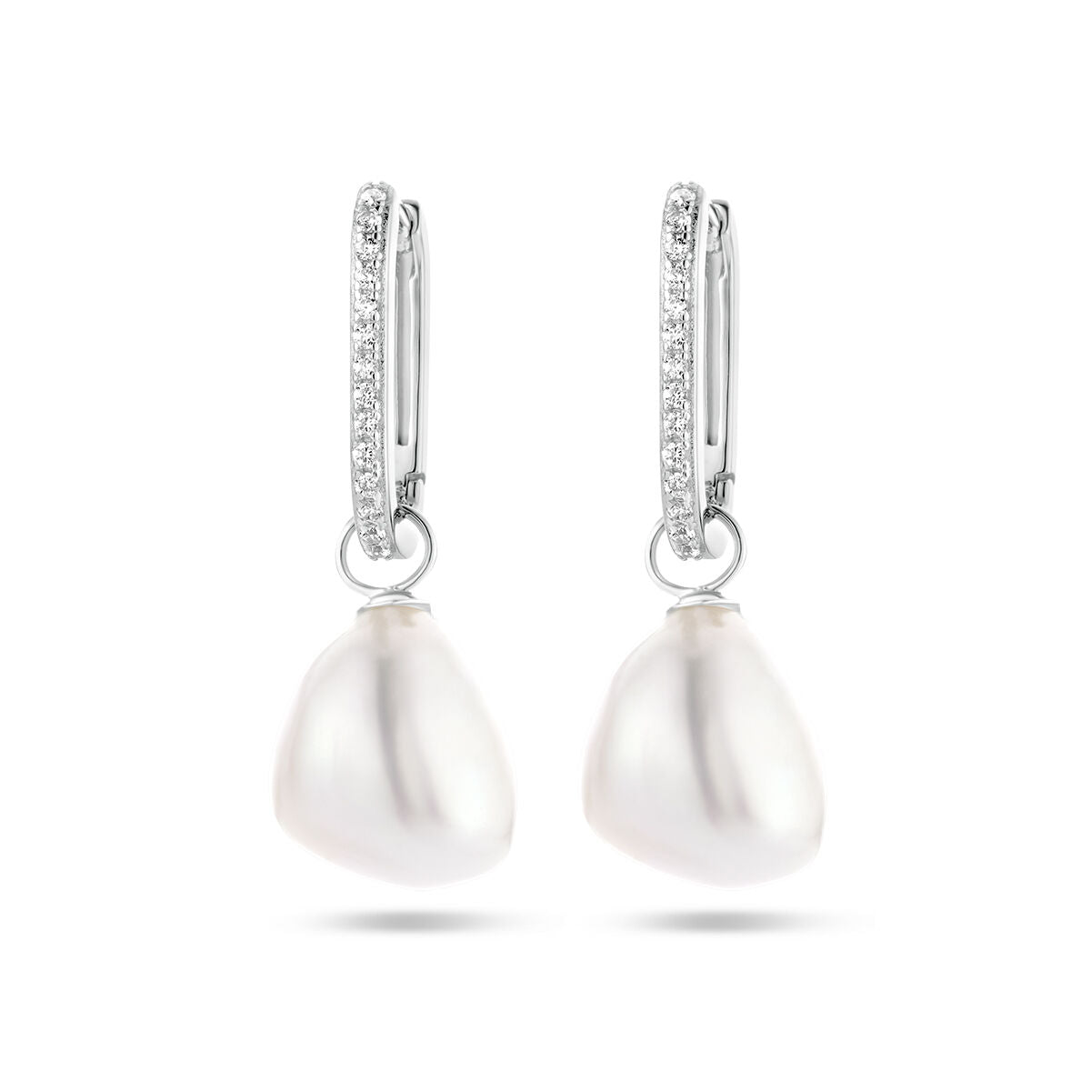 Pendientes de aro de plata rodiada con perlas barrocas y zirconias brillantes.