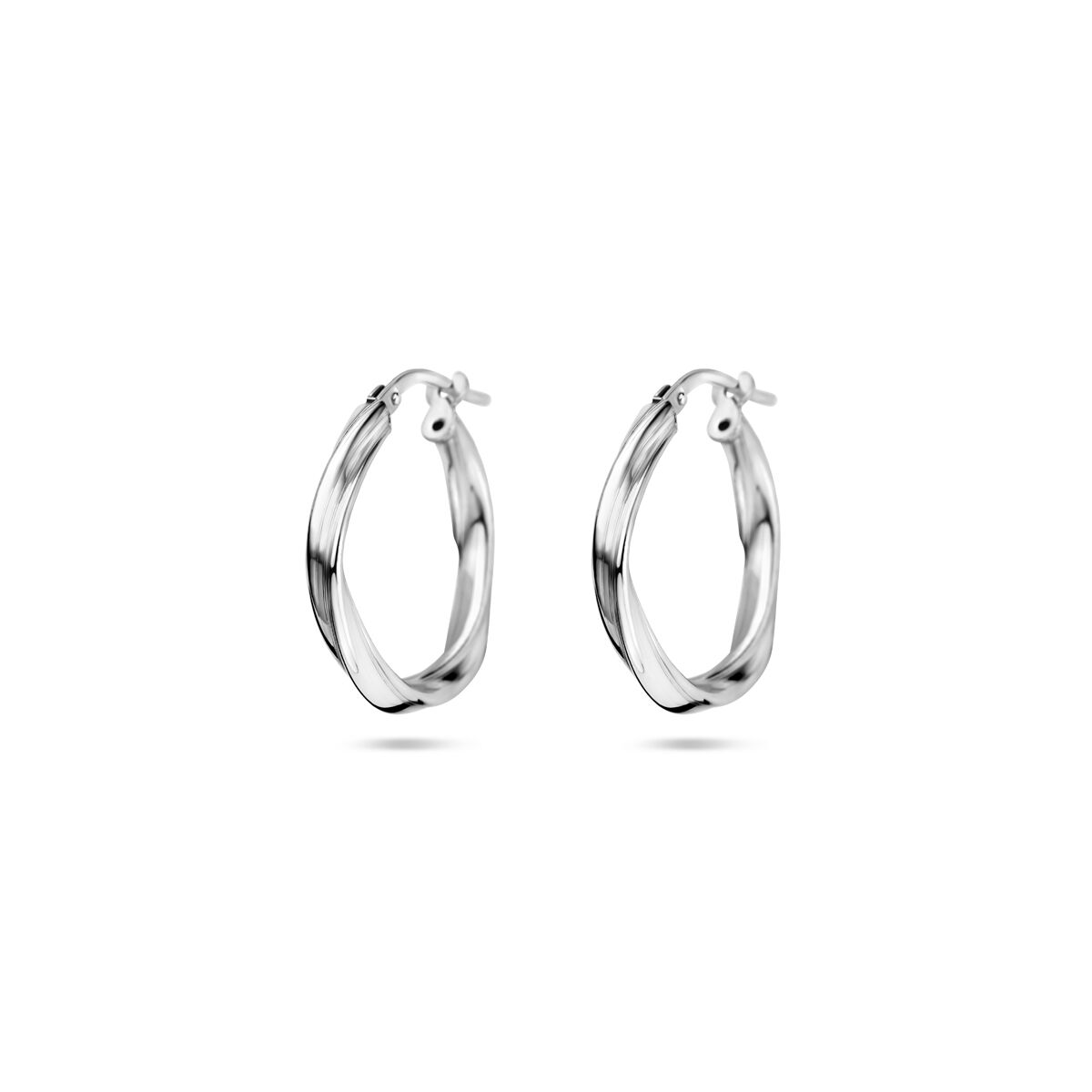 Pendientes de aro de plata rhodiniada, con diseño retorcido de 2,0 mm.