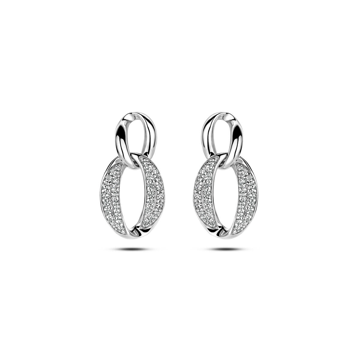 Pendientes largos de zirconia en plata rodiada con forma ovalada y detalles brillantes.