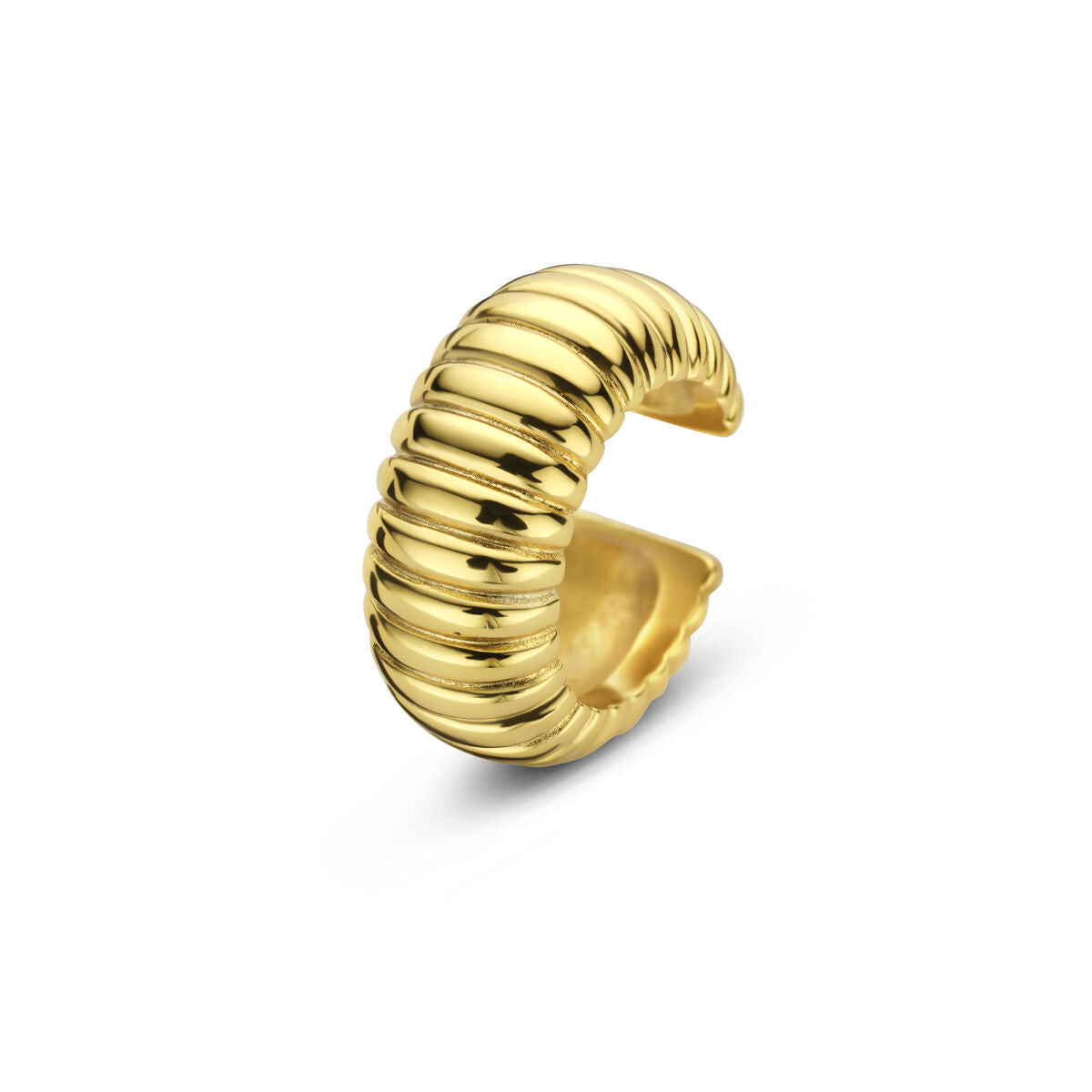 Ear cuff de plata 925 bañado en oro con diseño estriado y forma curva.