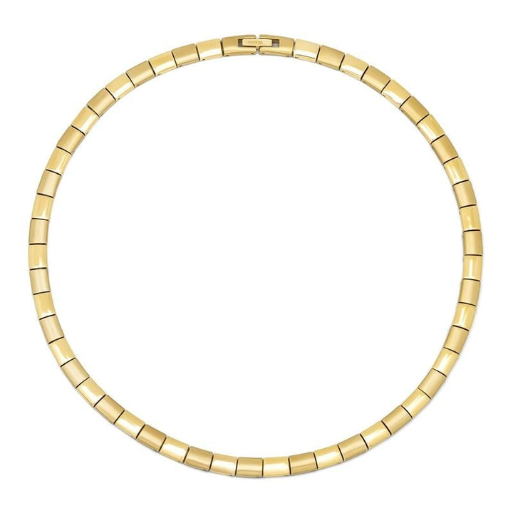 De Boccia Titanium Collier gp 0812-11 van Boccia is voorzien van goudkleurige, gladde rechthoekige schakels in een doorlopende cirkelvormige ketting met een modern, elegant design en veilige sluiting, afgebeeld op een effen witte achtergrond.