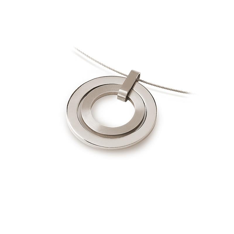 Colgante de titanio en forma de anillo doble, acabado pulido y brillante.
