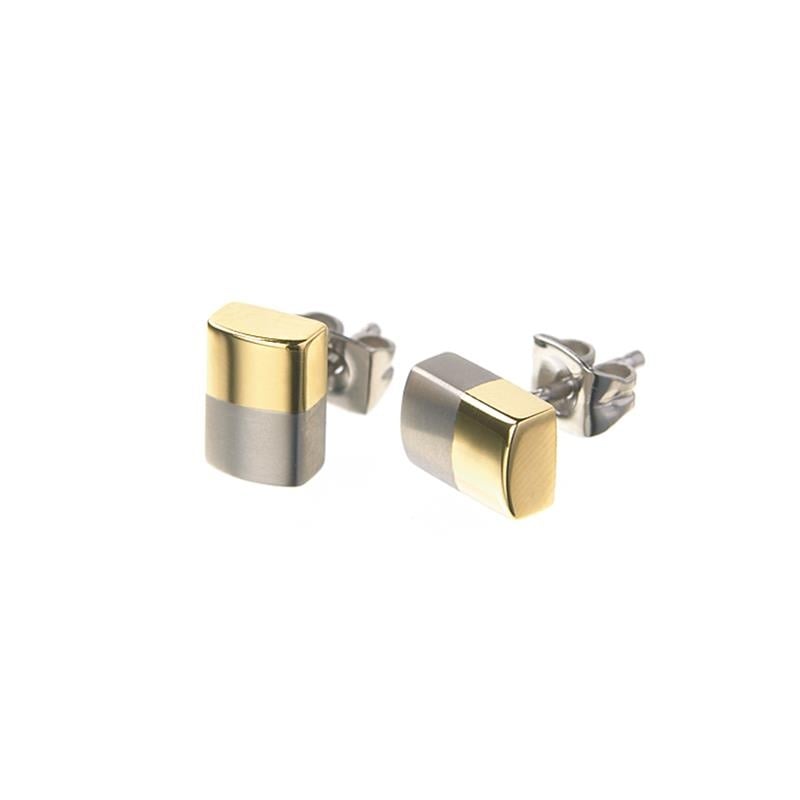 De Boccia Titanium Oorstekers Bicolor 0509-03 zijn rechthoekige oorstekers van Boccia, met een goudkleurige bovenkant en zilverkleurige onderkant, afgebeeld op een witte achtergrond.