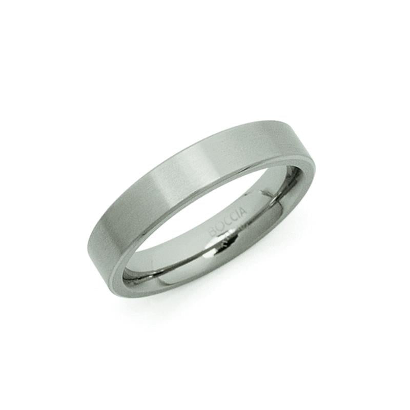 Anillo de titanio gris con acabado mate y forma plana.