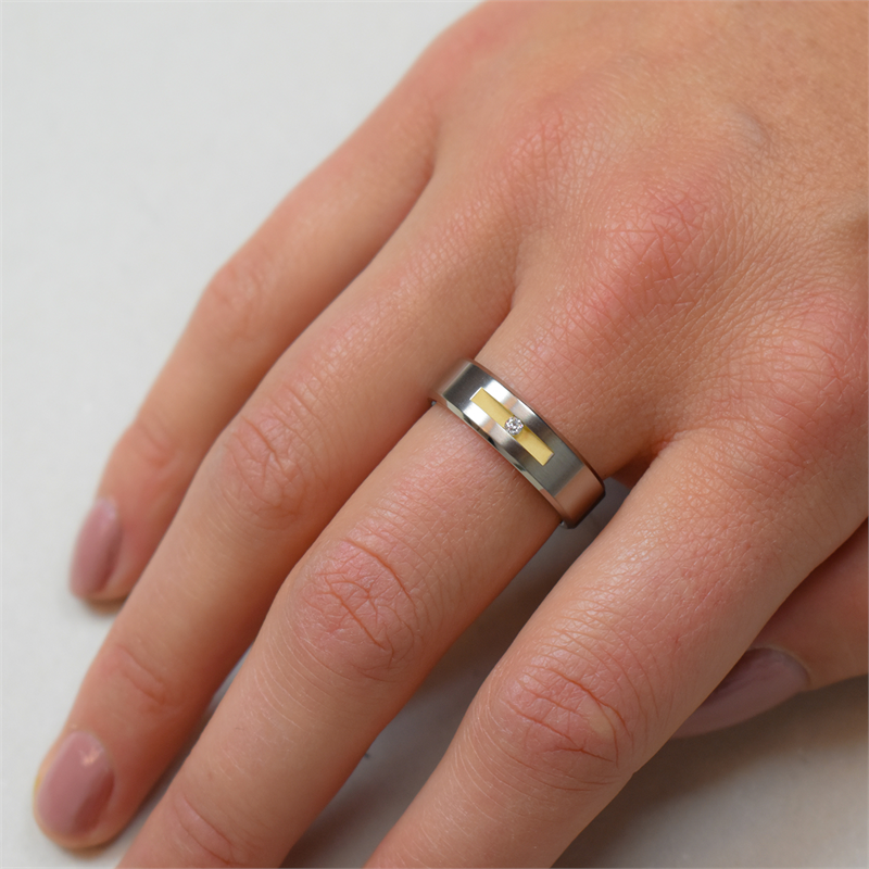 Anillo de titanio bicolor dia 1/0.03 - 0101-08