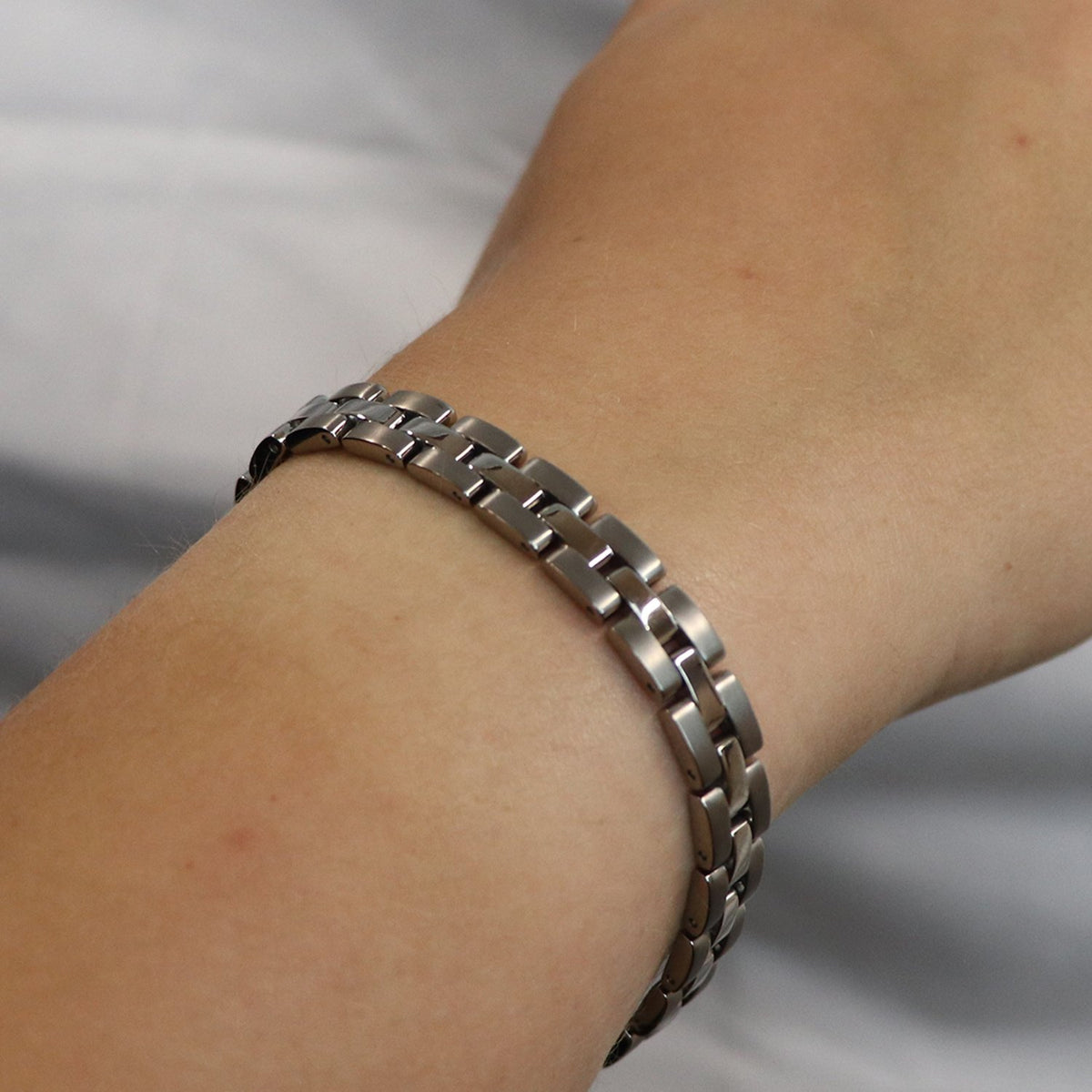Pulsera de titanio NL 03046-01