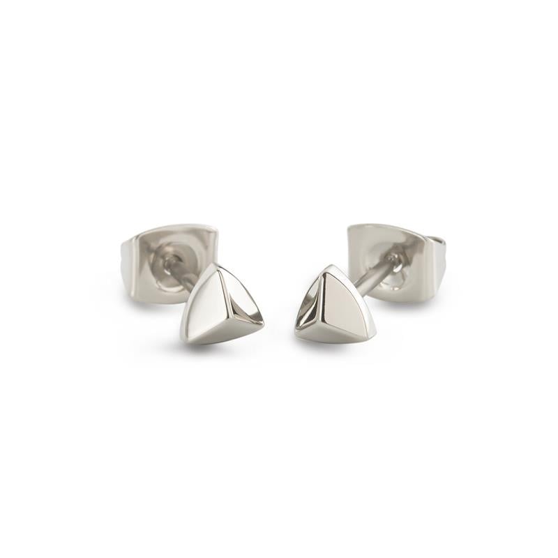 Pendientes de titanio en forma triangular con acabado pulido brillante.