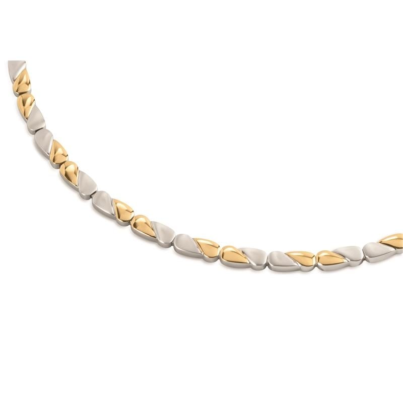 Collar bicolor de titanio con eslabones en tonos plateado y dorado, con forma ovalada.