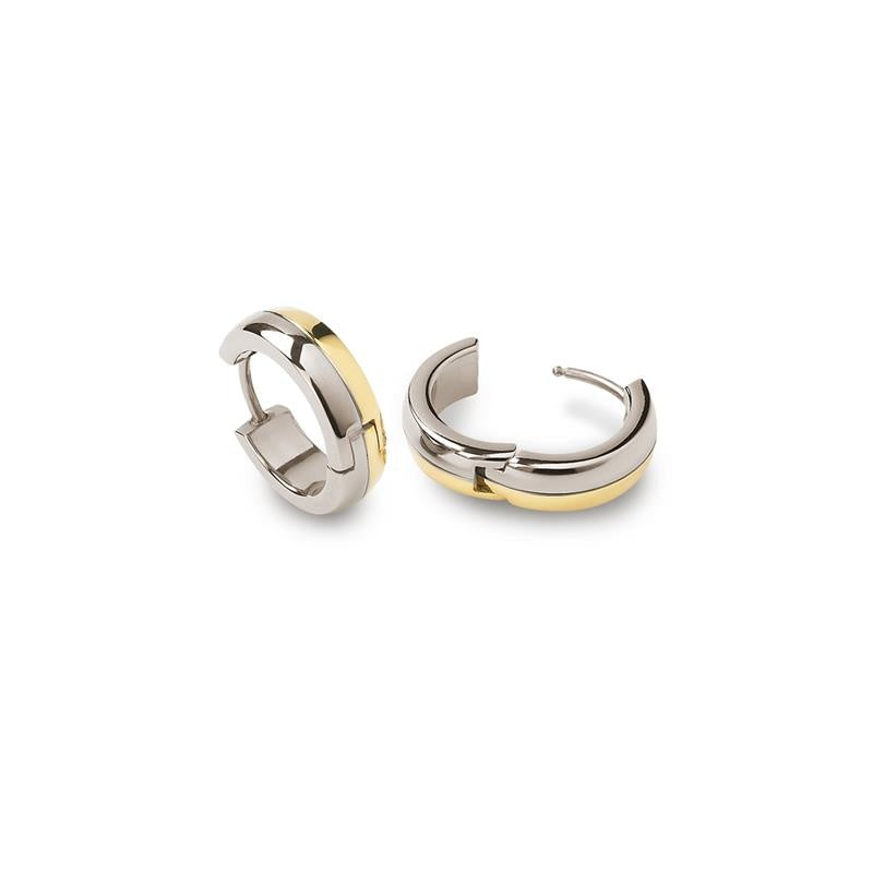 Pendientes de aro bicolor de titanio con detalles en dorado y acabado pulido.